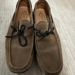 Tod’s Men’s Gommino Driving Shoes – Suede Loafers – Tan Brown –size 11